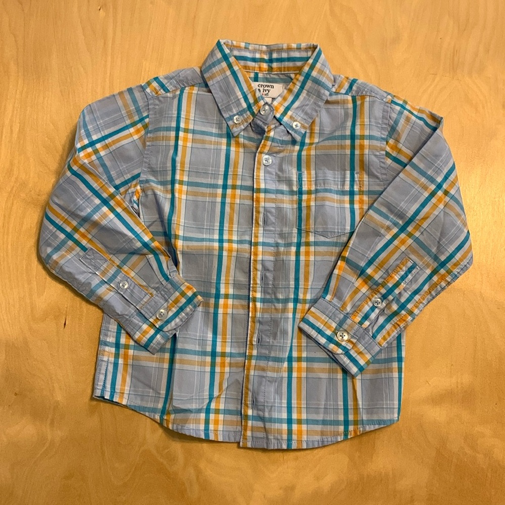 5T button up. Crown & Ivy
